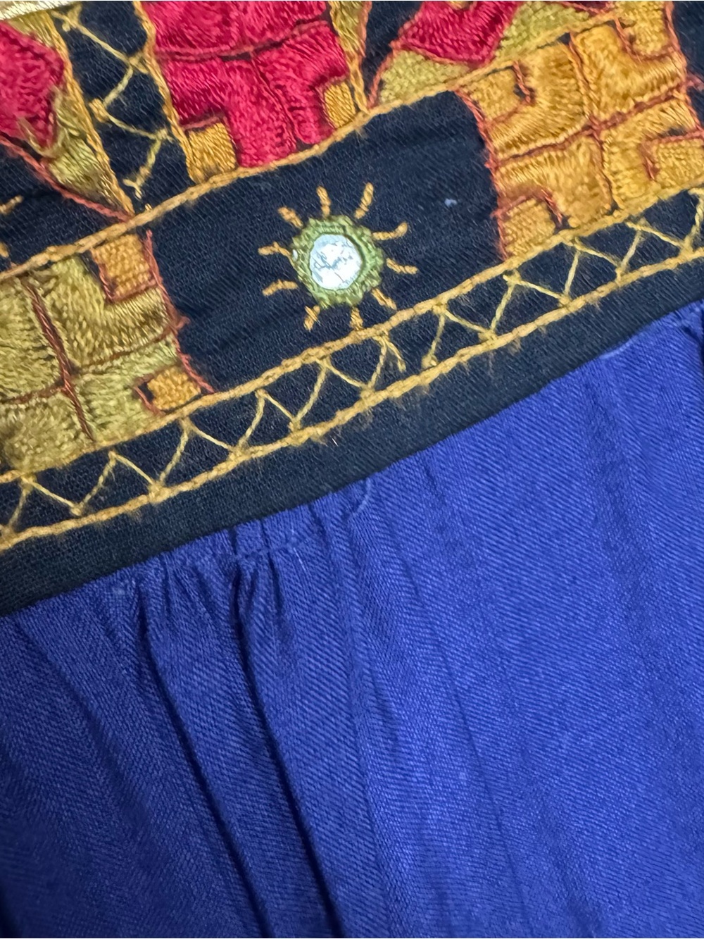 AMAZING 70s embroidered dress w/ bell sleeves and mirror details - Picture 11 of 11